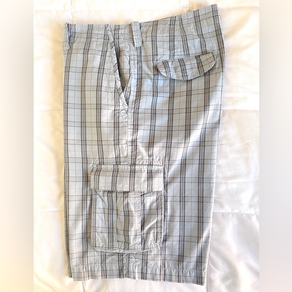 Roundtree & Yorke by Dillards Men’s Cargo Shorts Big & Tall size 40 XL NWOT